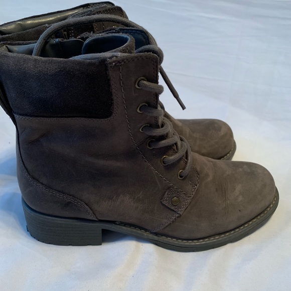 clarks womens combat boots
